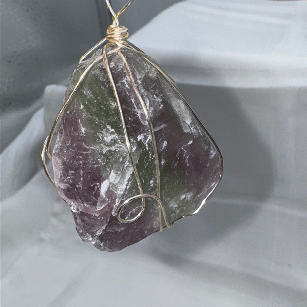 Fluorite necklace wire wrap 2” pendant light gray & green on silver tone chain